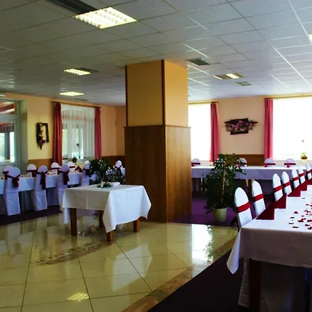 Relax 3* Veletov